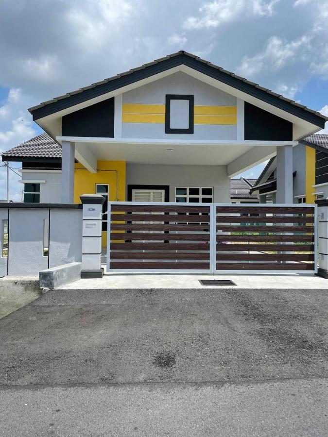 Bungalow Homestay Jasin Malacca Exterior photo